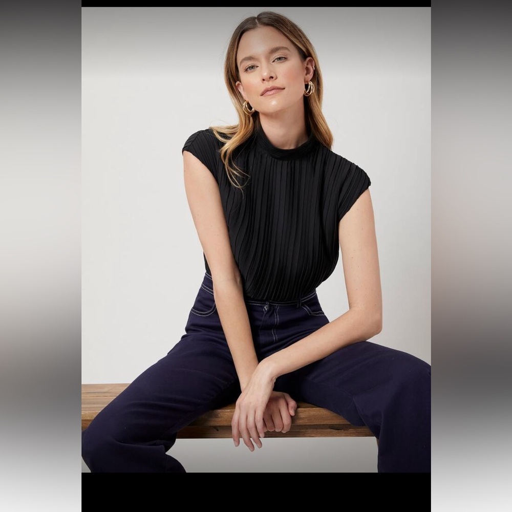 Black Pleated Sleeveless Top, NWT